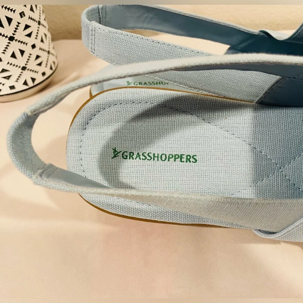 NIB! Grasshoppers “Amelia III” Women's Blue Chambray Fabric Sandals